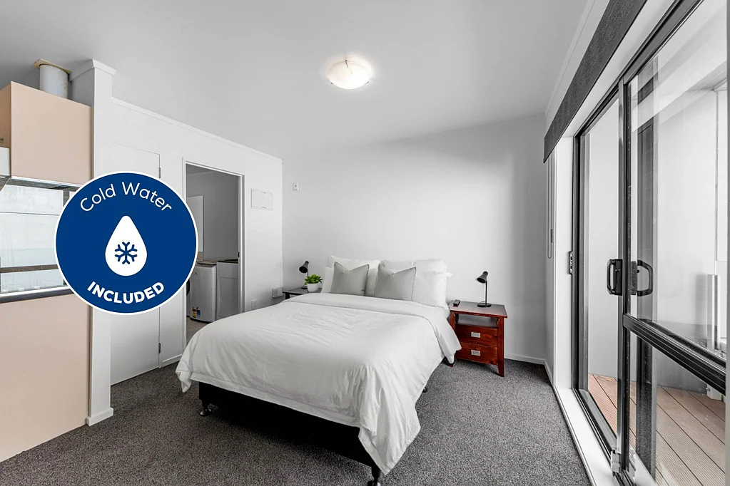 Studio apartment on Fanshawe St