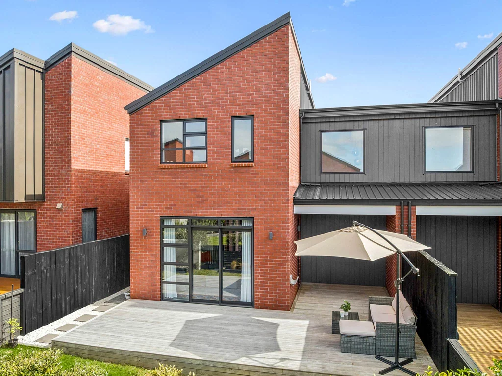 Hobsonville 3Phòng ngủ Love Where You Live - Location, Sun & Style