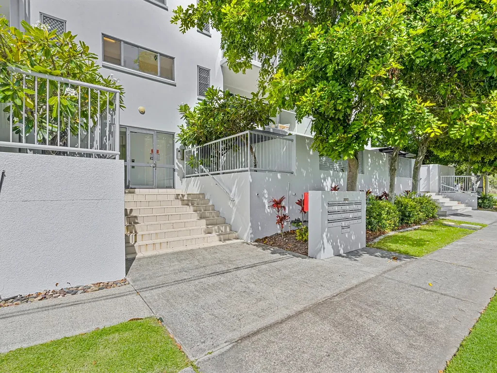 Labrador 2 Bedroom First level 2 Bedroom 2 Bathroom 2 Secure Parks