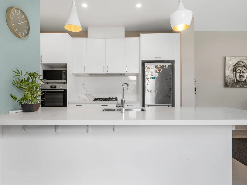 Pukekohe 3कमरा Modern, Spacious & Close to School!