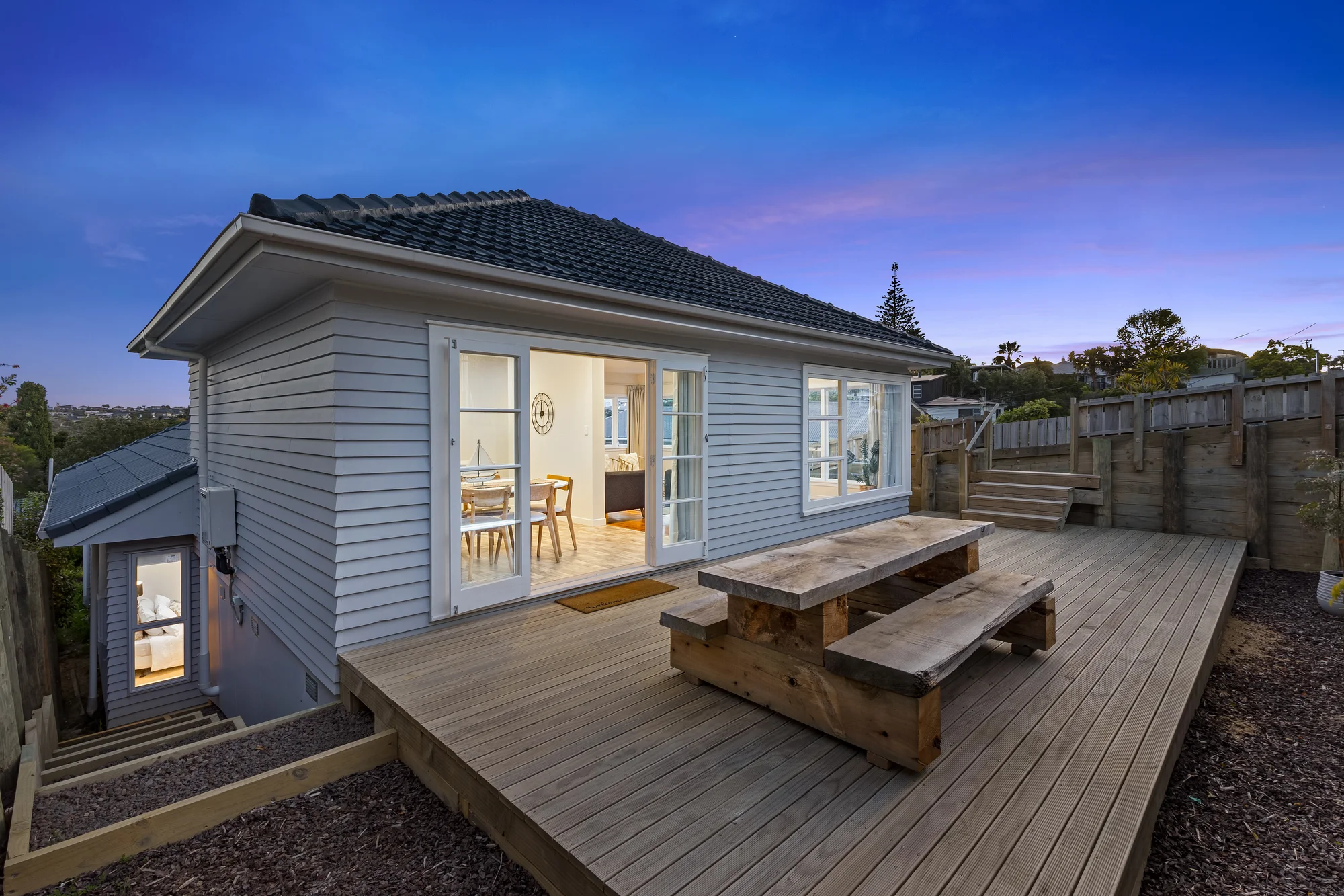 Torbay 3 Bedroom Vendor relocation dictates the sale