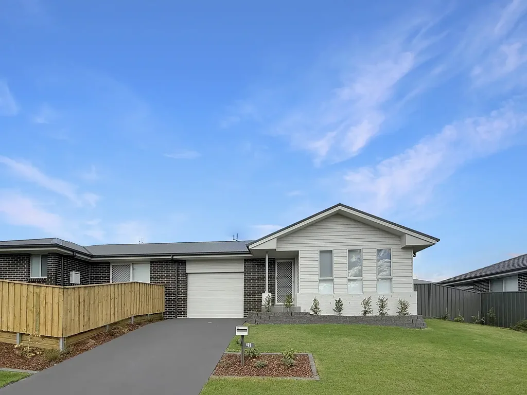 BRAND NEW & MODERN DUPLEX