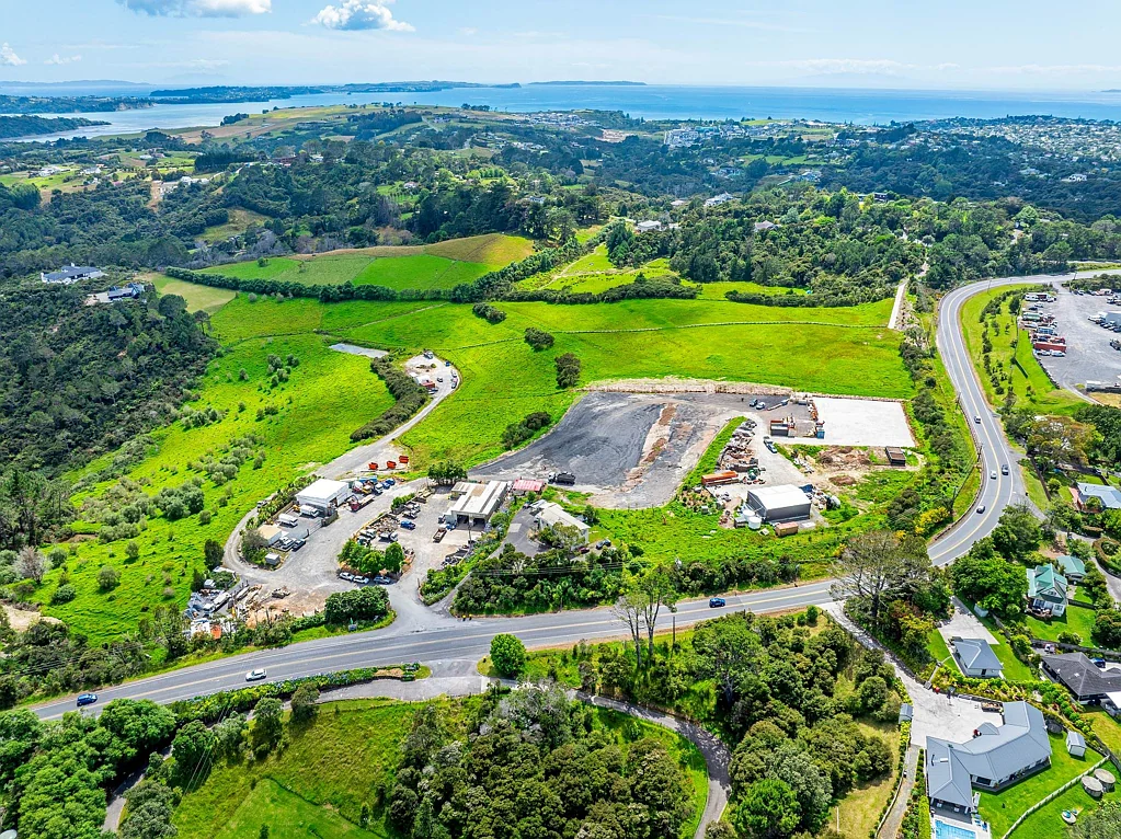 Redvale YARDS FOR LEASE $25/M² + OPEX