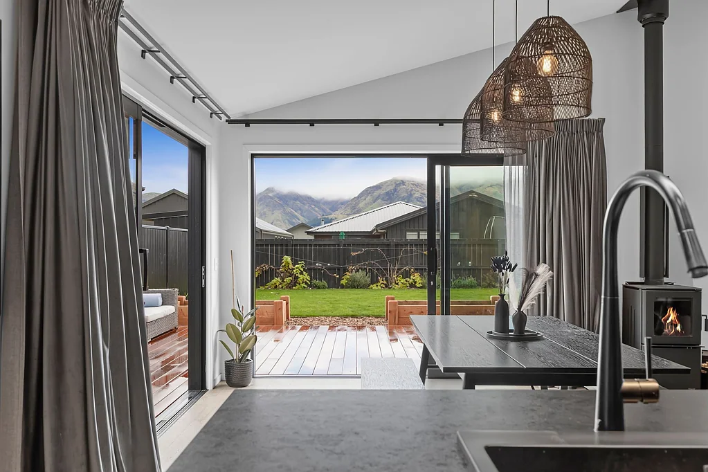 Lake Hawea 3部屋 Modern, Easy Living in Lake Hawea