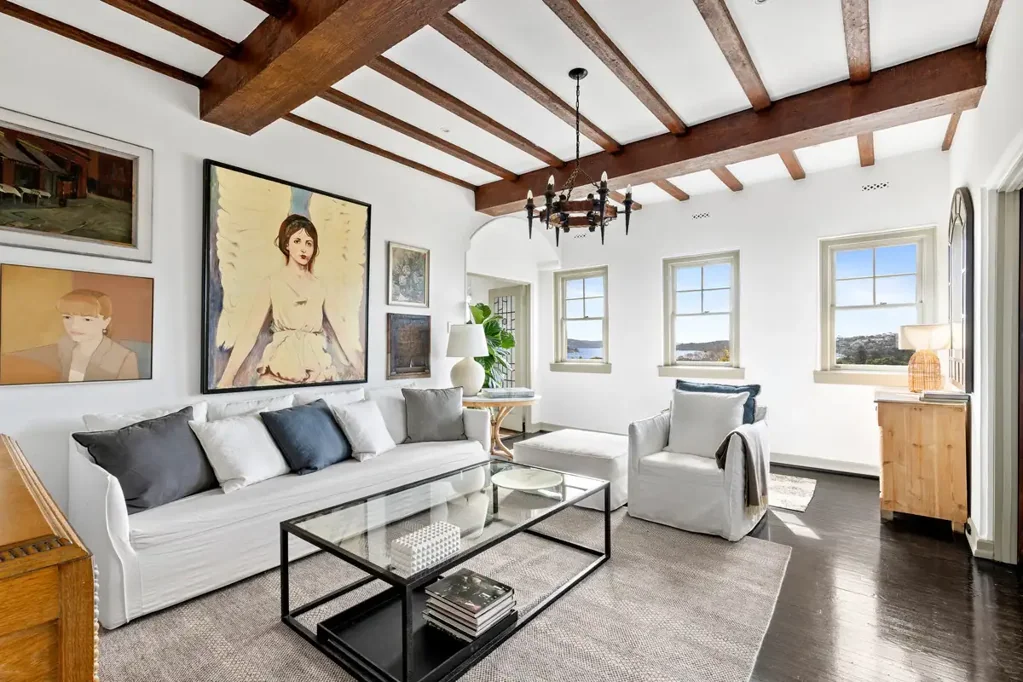 SUNDRENCHED NORTH FACING THREE BED APARTMENT LUXURIOUS ONE LEVEL LIVING