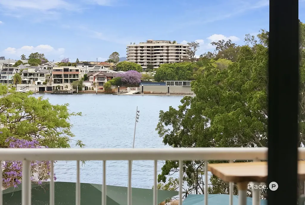 New Farm 2房 翻新河畔生活，坐拥270度河景、Story Bridge和城市景观 Renovated Riverfront Living with 270-Degree River, Story Bridge and City Views