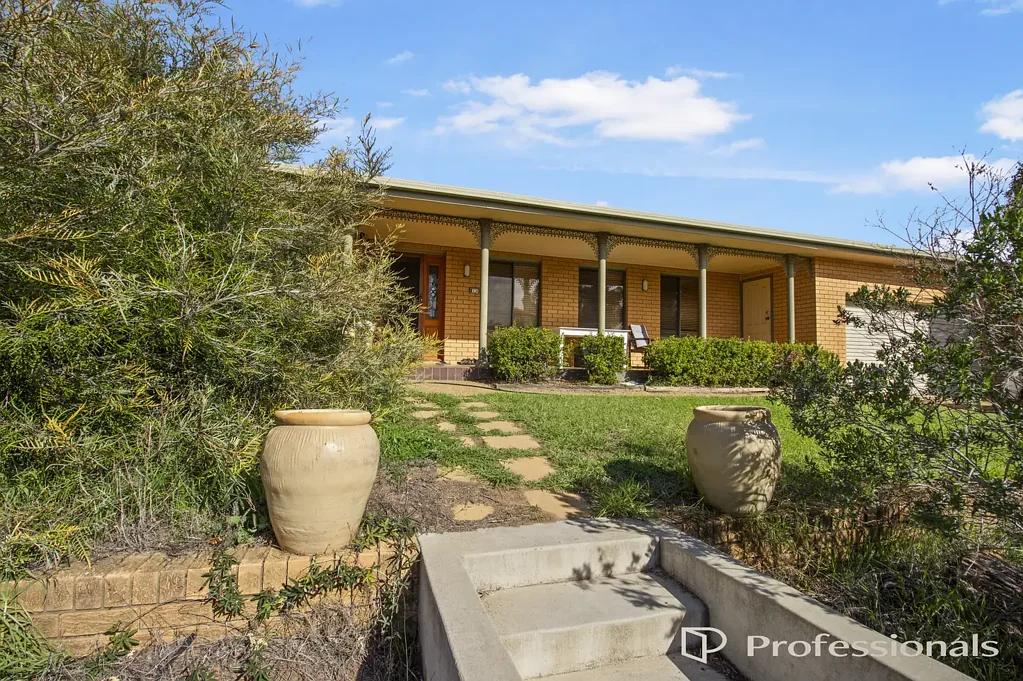 Spacious 5-Bedroom Family Home