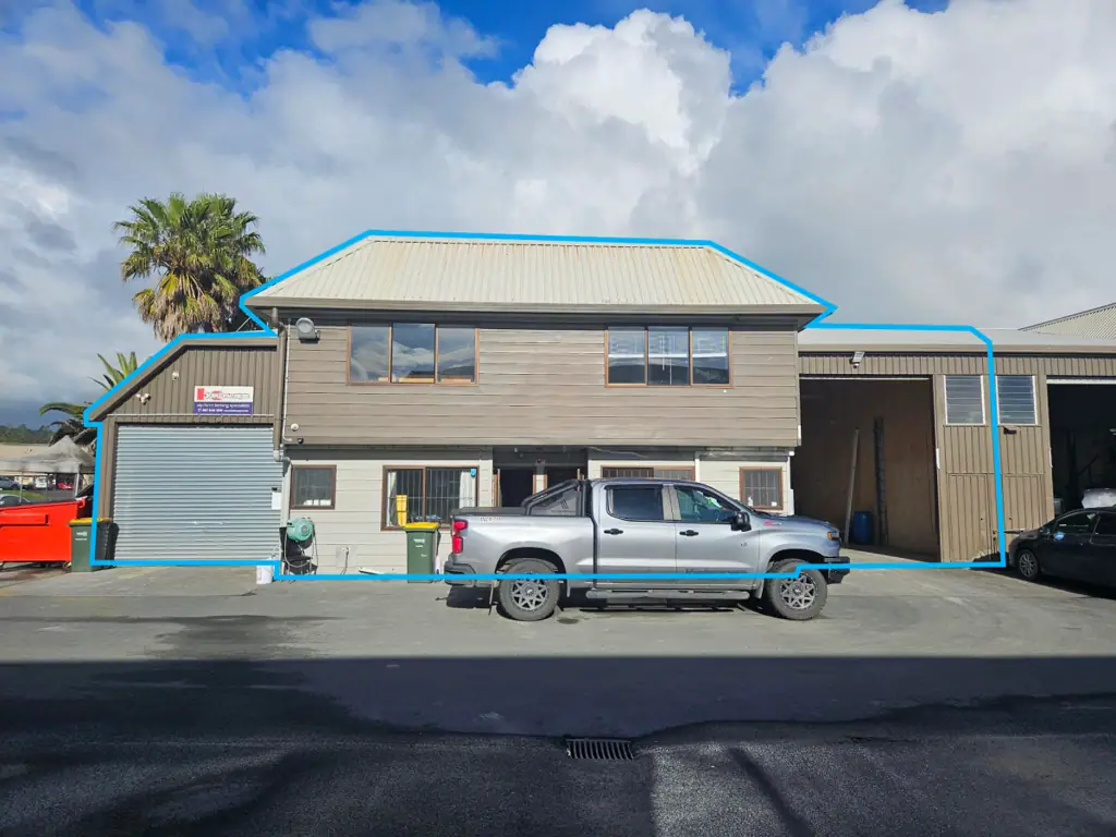 Papakura Industrial Unit with Generous Parking