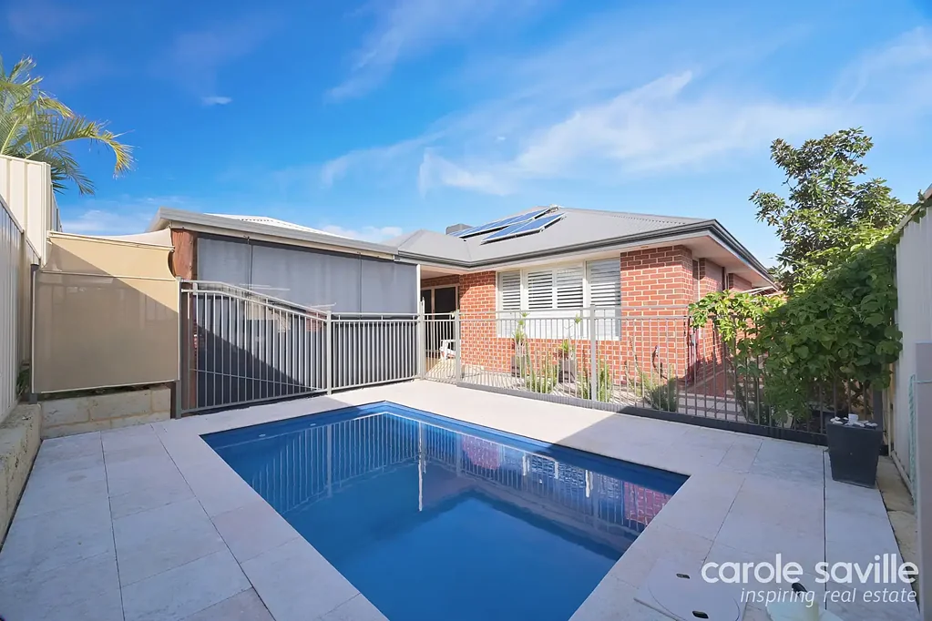 Tapping 4房  Big Family Entertainer with Workshop and Pool in Tapping
Spacious Family Home on 615sqm with Study, Activity, Powered Workshop & Resort-Style Living!