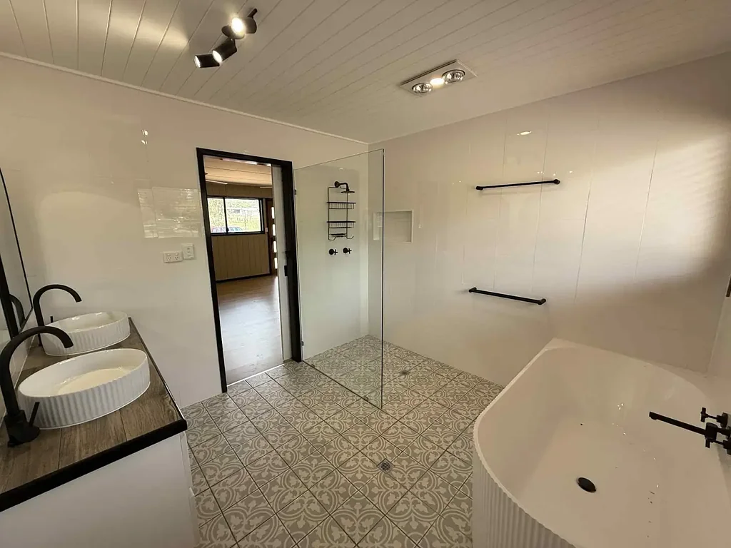Eidsvold 6બેડરૂમ Simply the Best - Beautifully Renovated Units