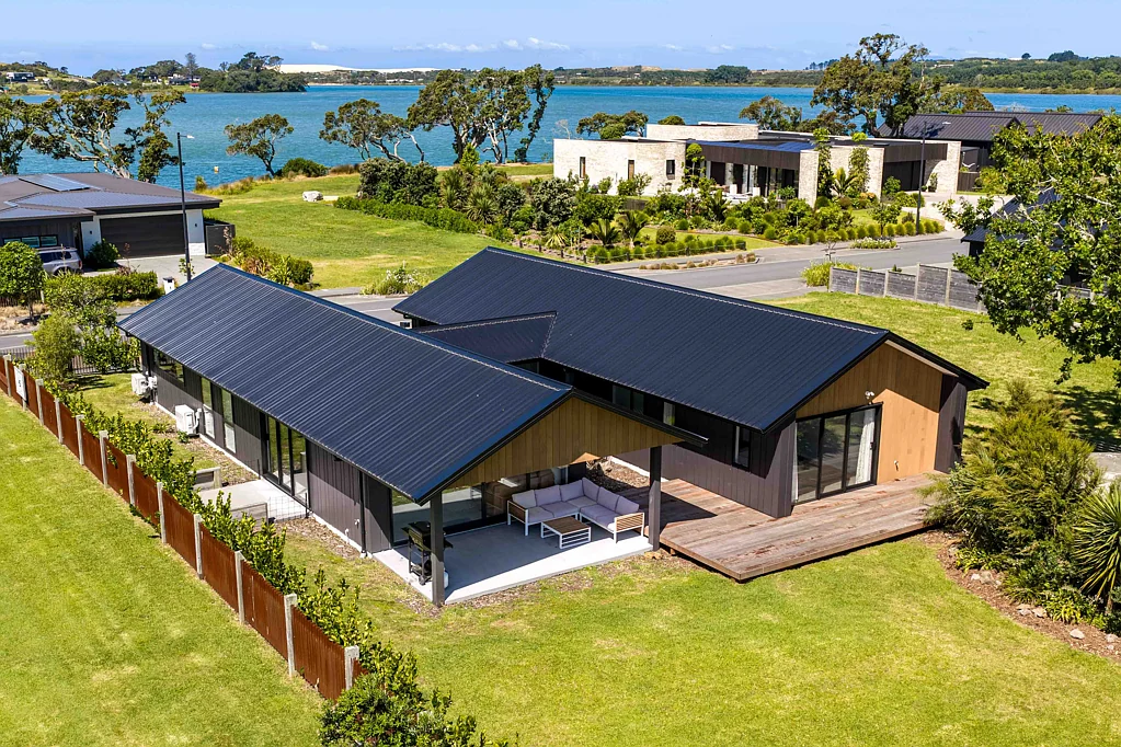 Mangawhai Heads 3chambre Modern, Sun-Filled Living Opposite the Estuary