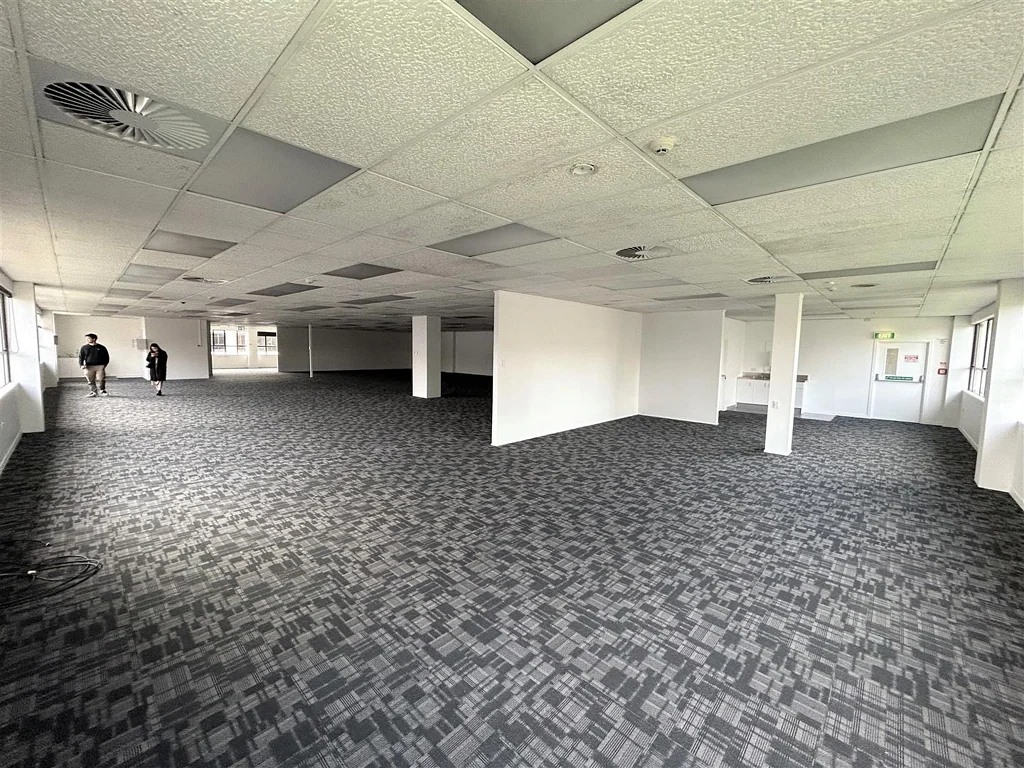 Epsom Savills - Large Open Plan Office