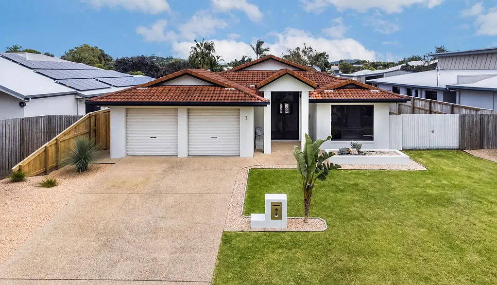Spacious, Stylish Family Living in Sought After Glenella