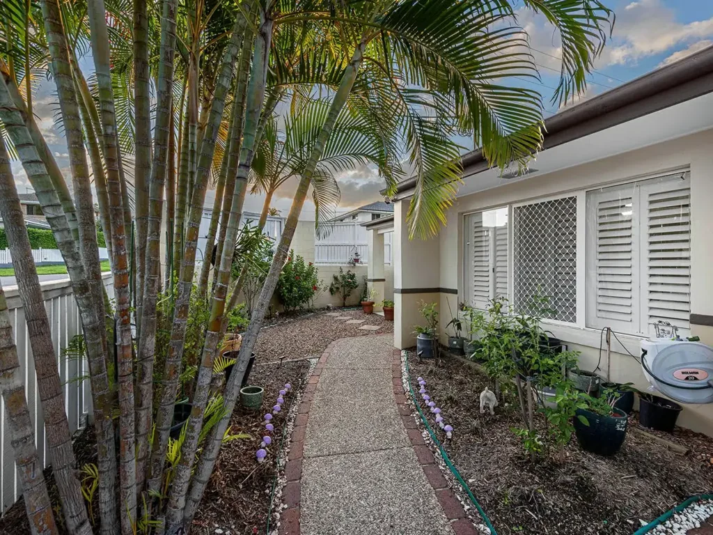 3/2 Aminya Street, Mansfield, QLD 4122