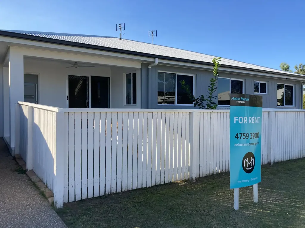 MODERN 2 BEDROOM UNIT IN OONOONBA!