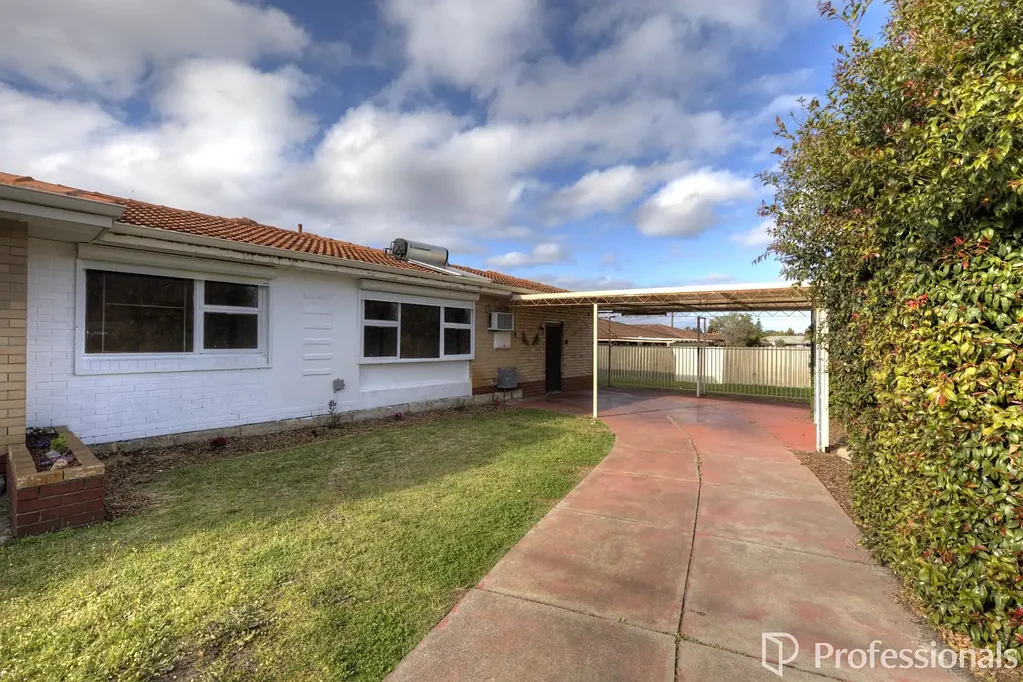 Belmont 3Kwarto Hidden Corner Gem with Sunroom, Shed & Outstanding Convenience