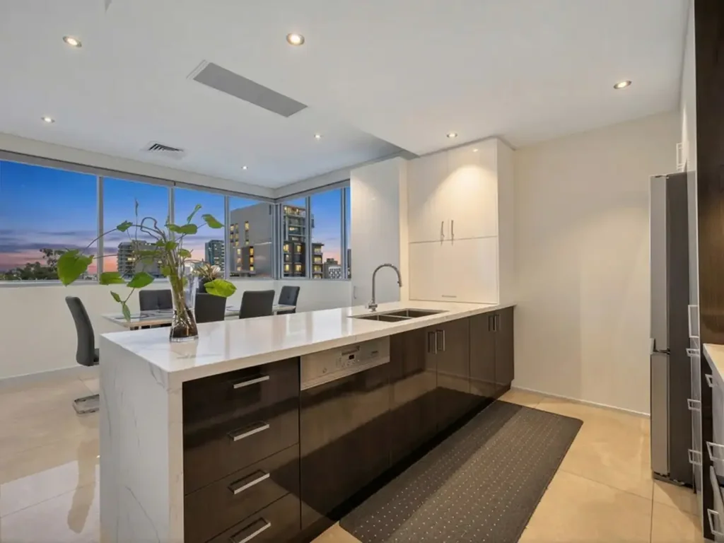 East Perth 3房  Penthouse Level Perfection�