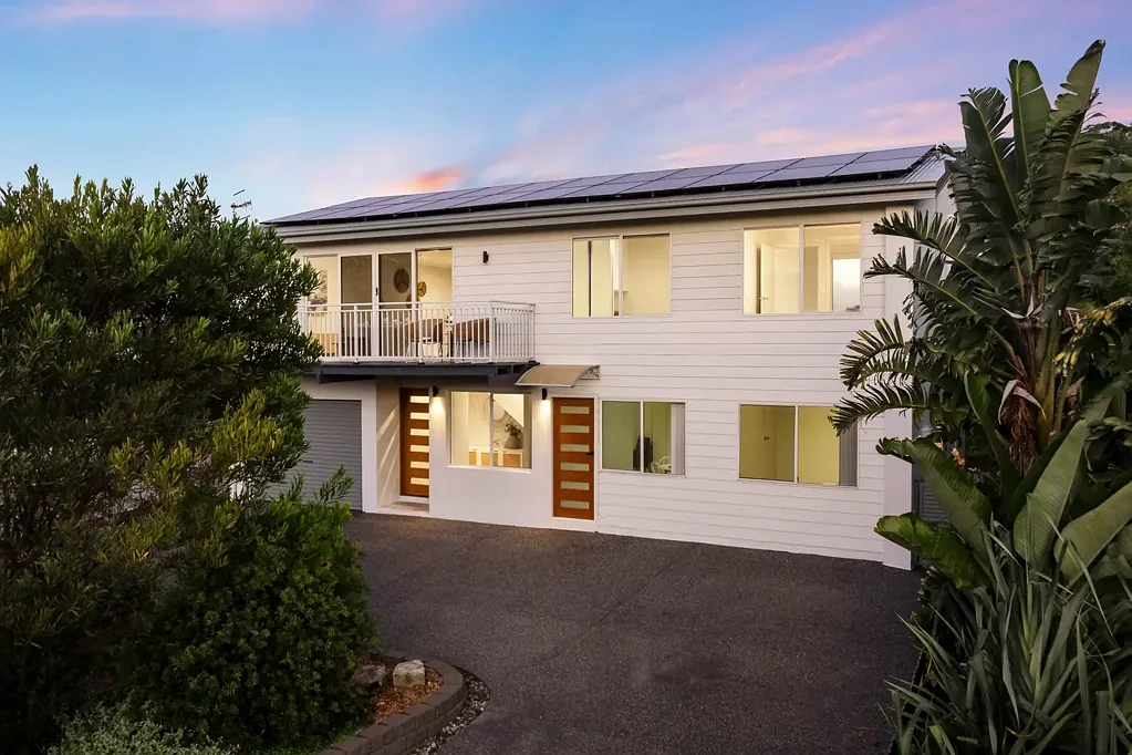 Bateau Bay 5 Bedroom Beautifully Renovated Dual Home Opportunity