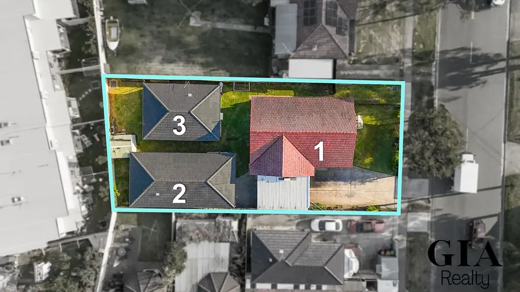 Lurnea 7ਬੈੱਡਰੂਮ INVESTOR’S DREAM | 3 COUNCIL-APPROVED DWELLINGS | HIGH RENTAL RETURN - $1,900 Per Week