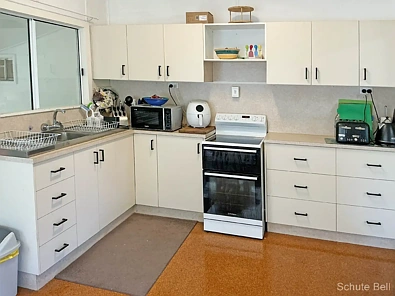 4 Wompoo Rd, Longreach, QLD 4730, 4房, 1浴, House