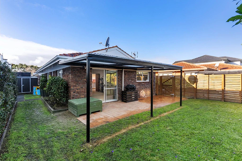 New Lynn 2બેડરૂમ Step In, Scale Down or Retire in Style!