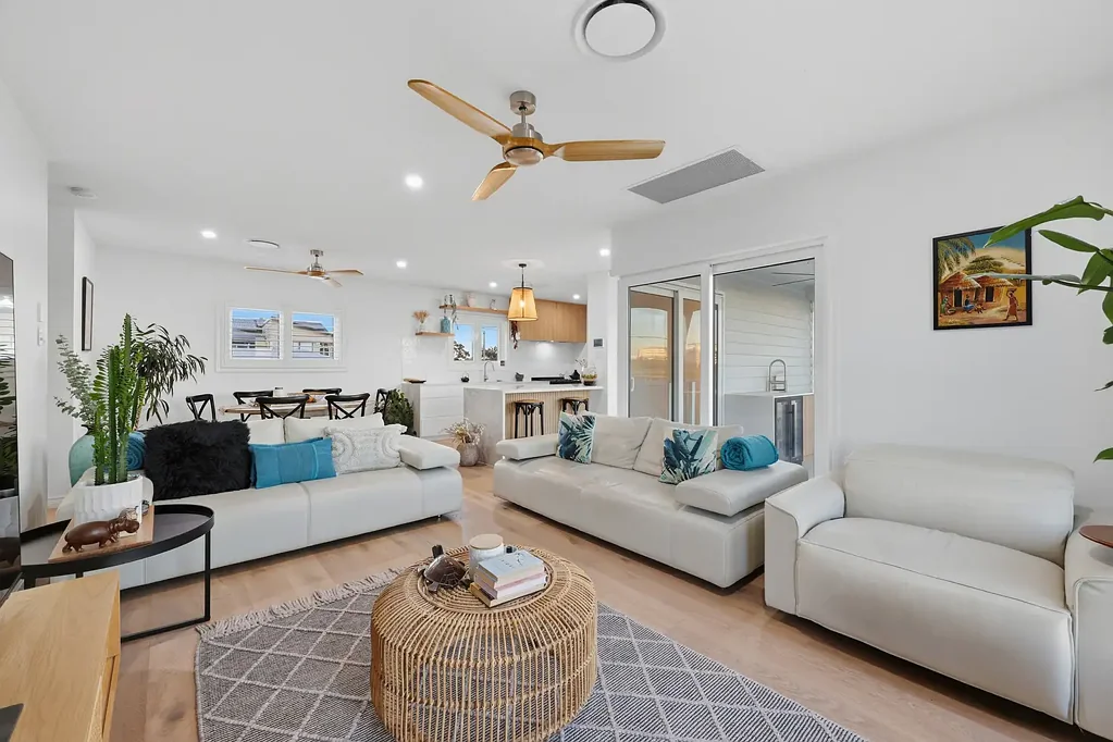 Tugun 4कमरा Contemporary Coastal Living Just Moments from Tugun Beach