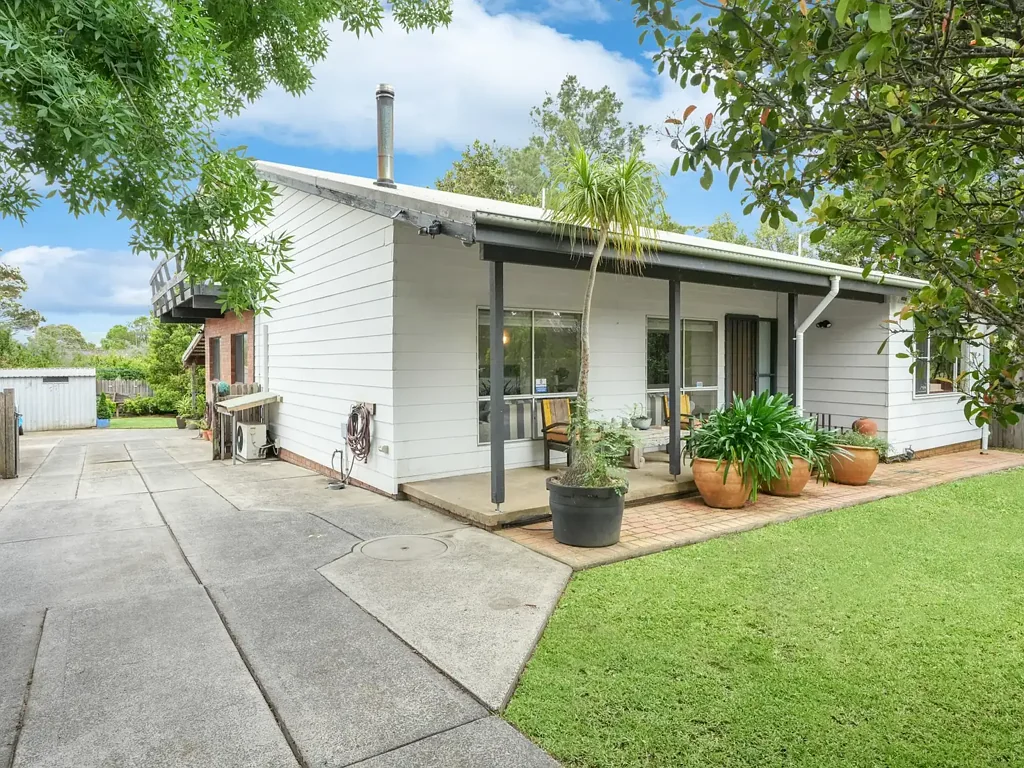 2 Camellia Grove, Bomaderry, NSW 2541
