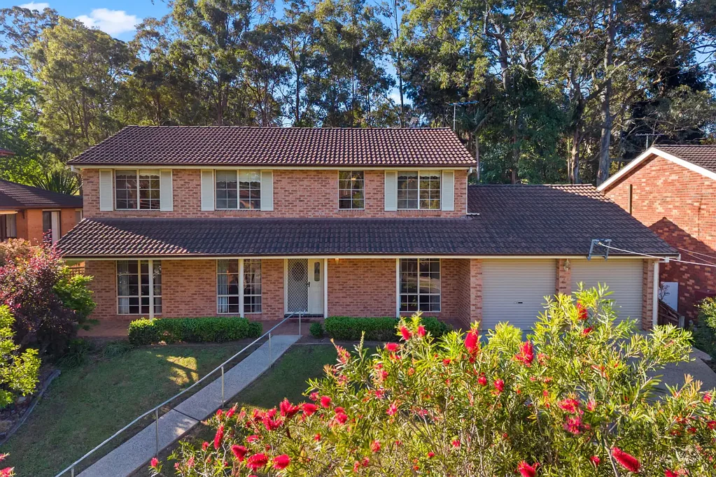 Epping 5Kwarto Substantial proportions, wide frontage and a prized north-to-rear setting