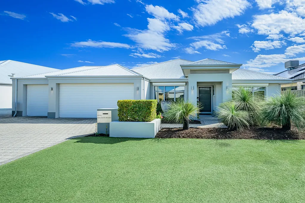 Harrisdale 4બેડરૂમ A Statement of Space, Style & Resort Style Entertaining PLUS Triple Car Garage
