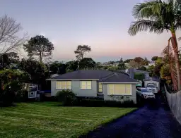 18 Tracey Terrace, Te Atatu South