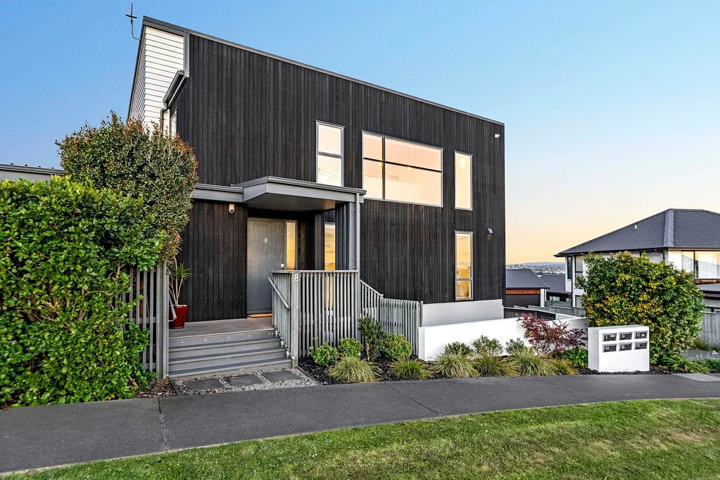 Waiotaiki Bay 4ਬੈੱਡਰੂਮ Elevated living.  Exquisite Views.