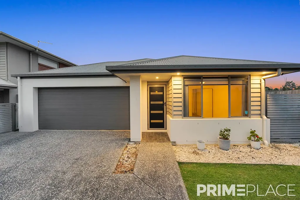 10 ILLIDGE STREET, Augustine Heights, QLD 4300