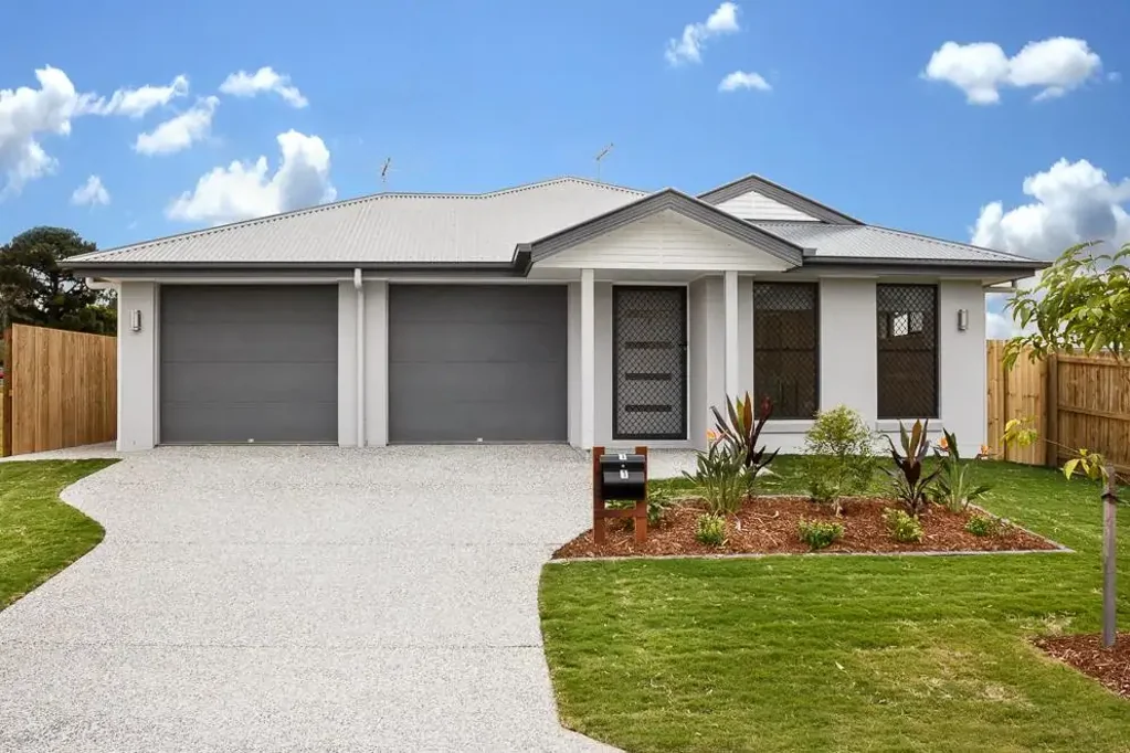 Lovely two bedroom unit in convenient location