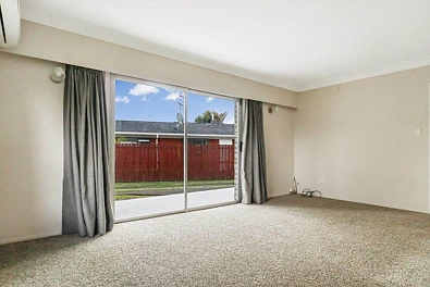 Sunny & Spacious Family Home in the Heart of P...