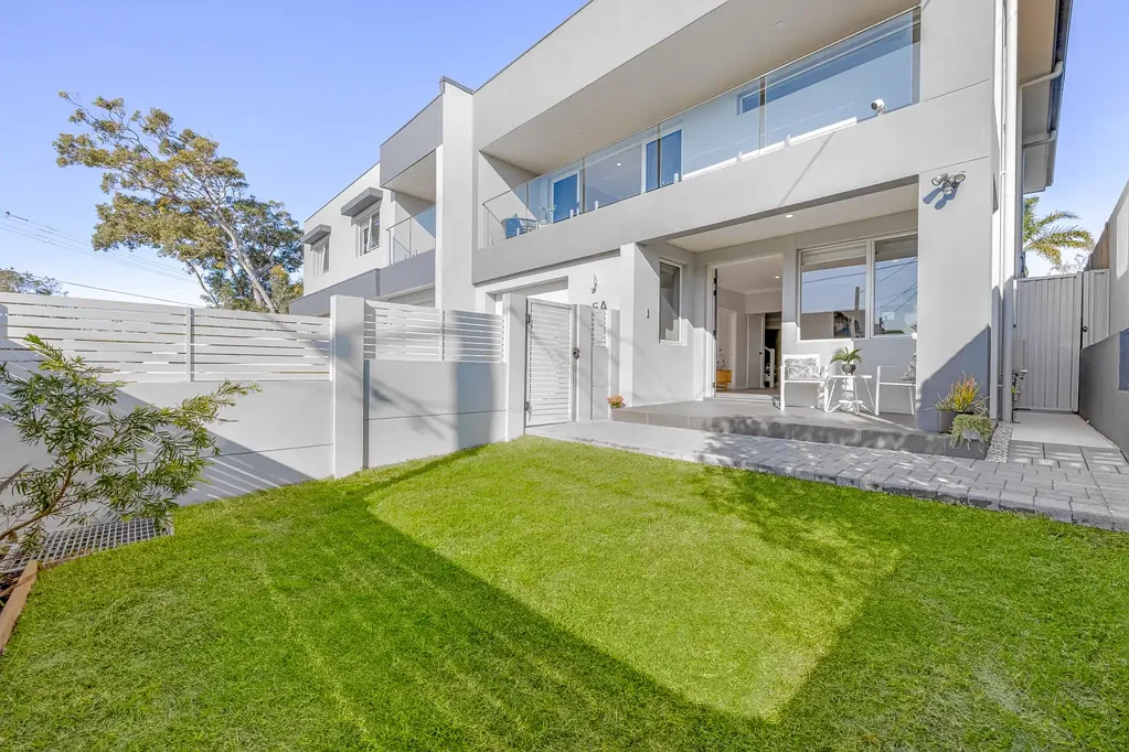 Chifley 3Zimmer Contemporary Family Oasis With Swimming Pool & Luxury Inclusions