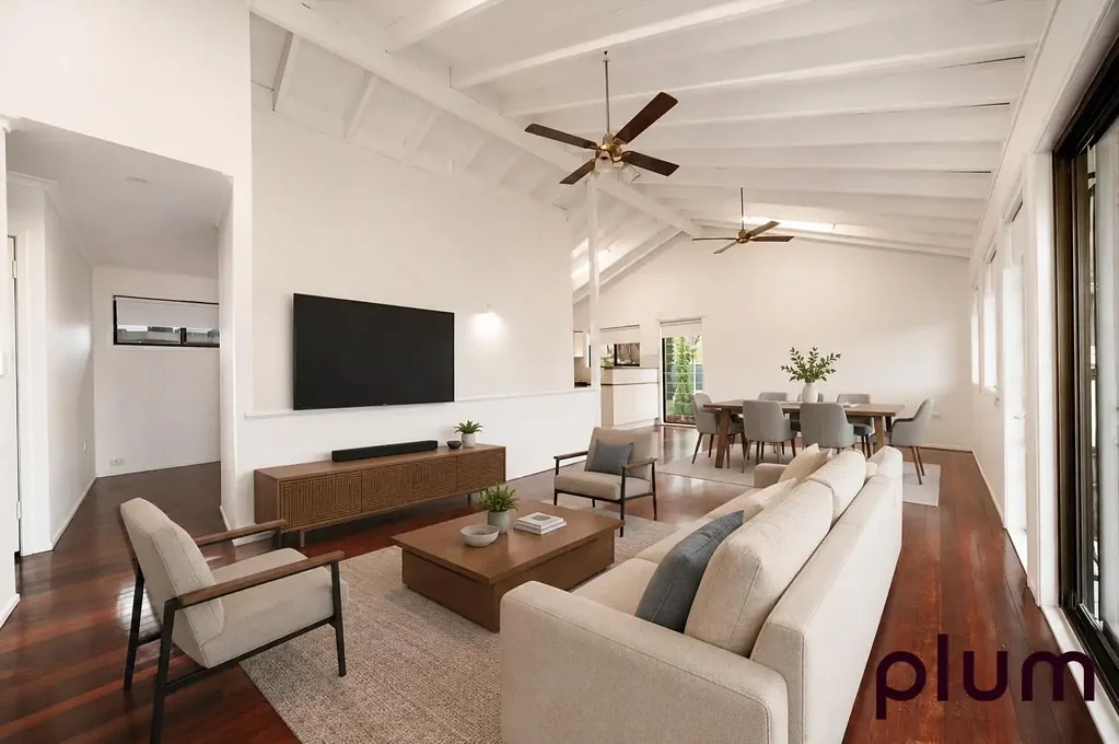 Spacious Seven-Bedroom Home in the Heart of Macgregor!
