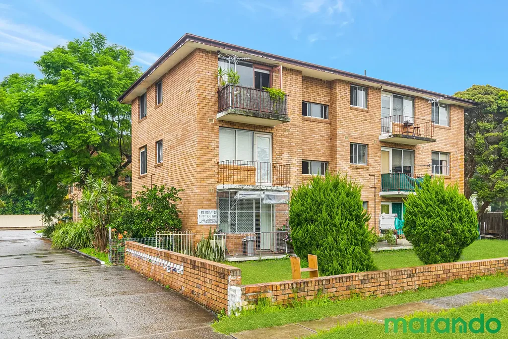 GROUND FLOOR UNIT - CLOSE TO TRAIN STATION