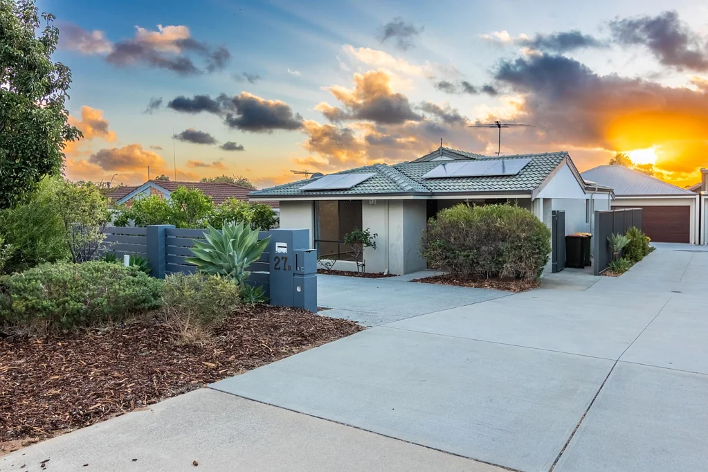 Hamilton Hill 2 Bedroom Deluxe 2 x 1 in Prime Location
