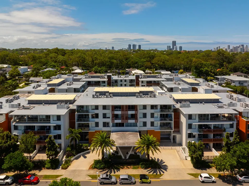 Bundall 3房  For Sale