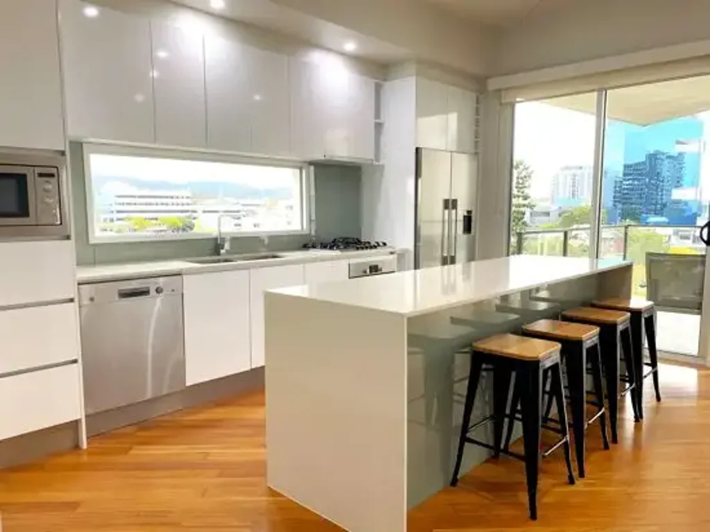 Beautiful, furnished, 2 bed, 2 ensuites