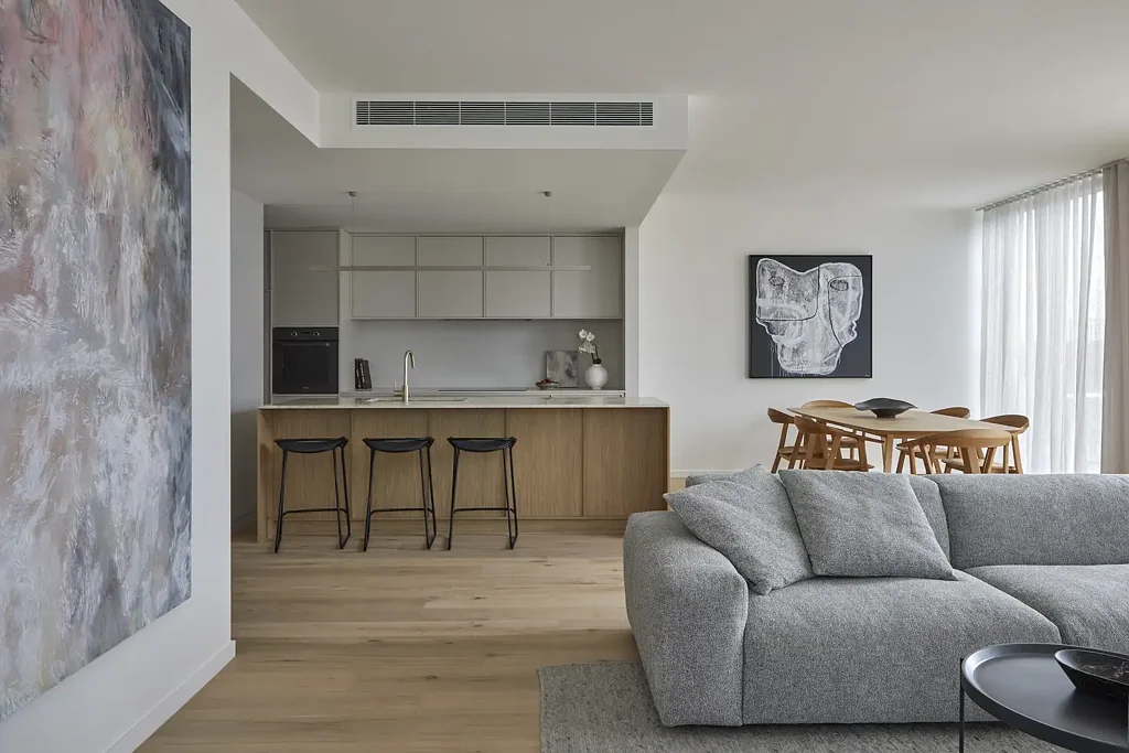 Hampton Hill - By Lowe Living
