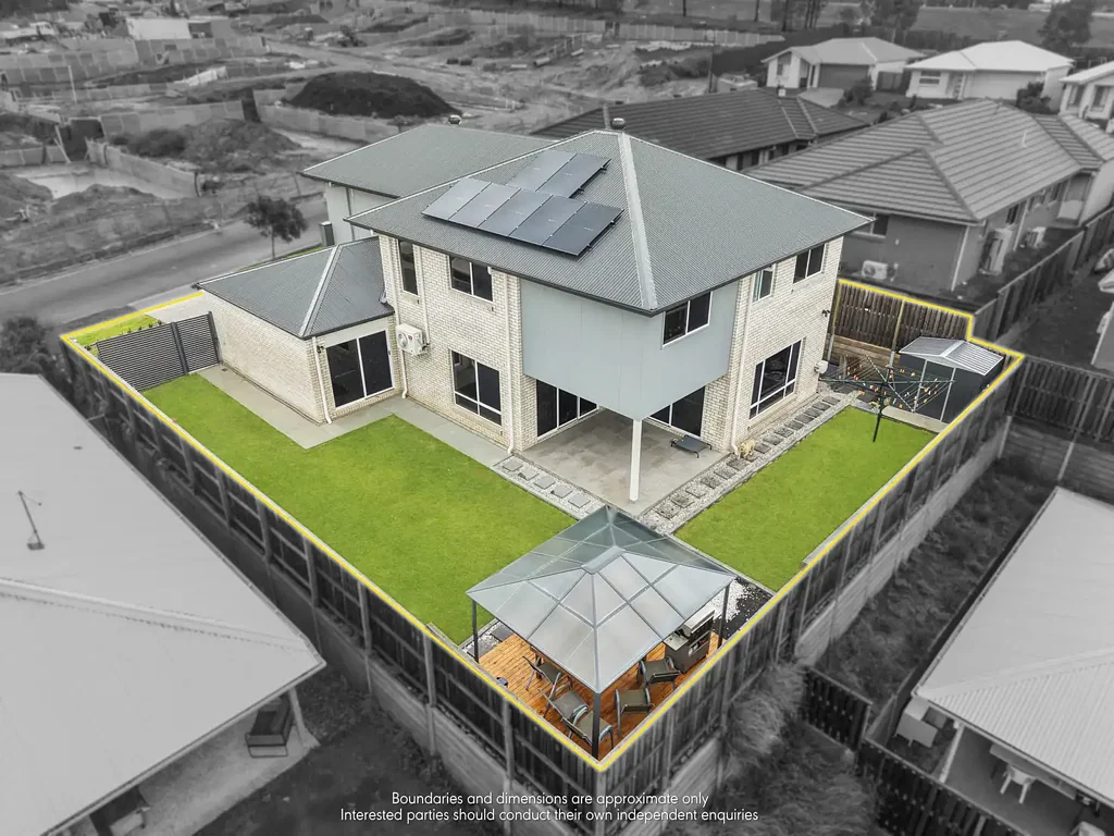 Logan Reserve 6ห้องนอน Elevated Family Living with Unrivalled Views - One of Logan Reserve's Finest Homes (BY PRIVATE INSPECTION ONLY)