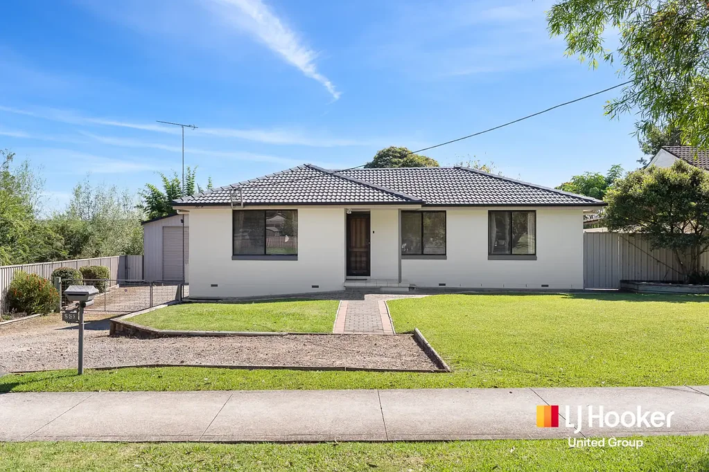 851 Montpelier Drive, The Oaks, NSW 2570