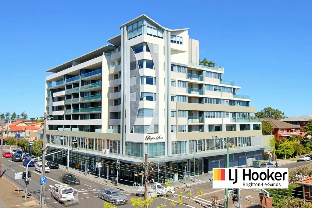 MODERN TWO BEDROOM + TWO BATHROOM HIGH RISE APARTMENT WITH C