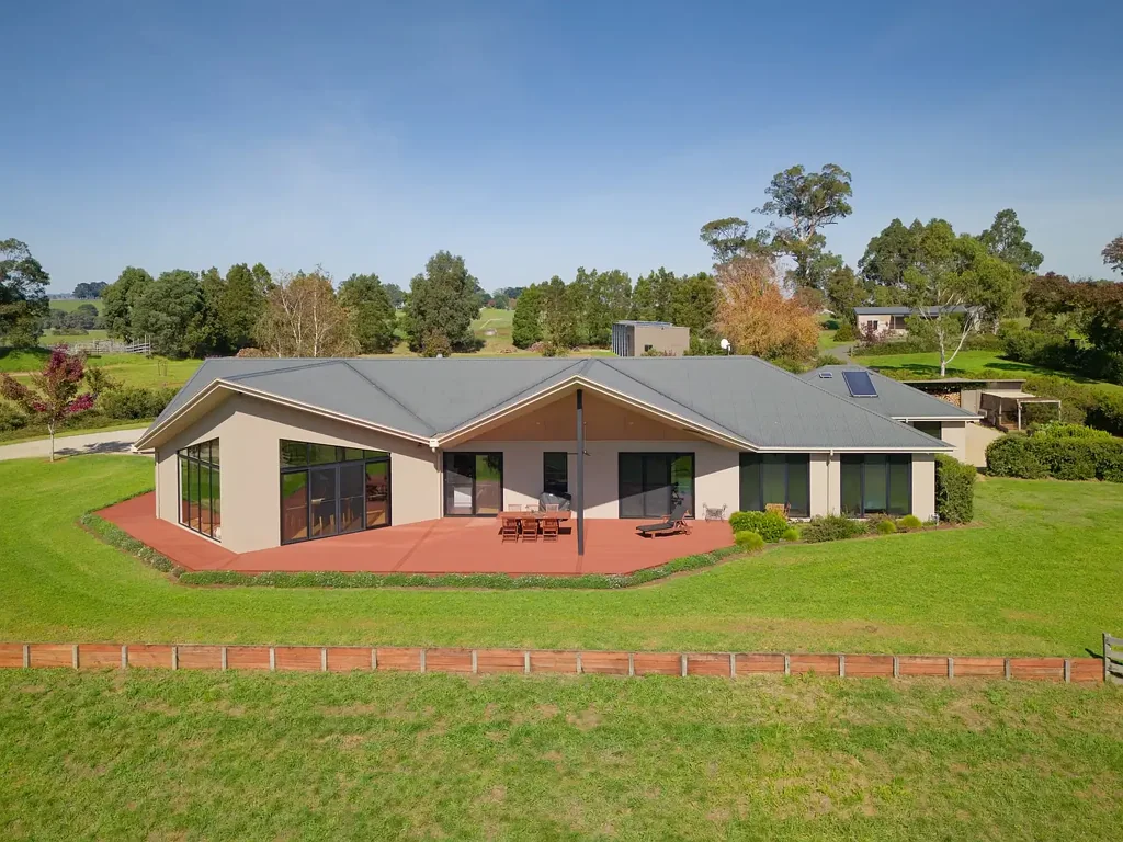 Warragul South 4બેડરૂમ Waverley Hill – A Landmark 54.68 acre Established Farming Property with Versatility, Sustainability & Stunning Views