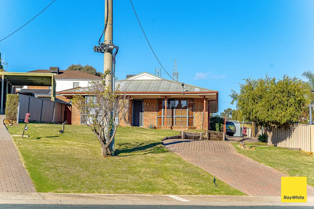 Spacious Five-Bedroom Family Home in Prime Flora Hill Location