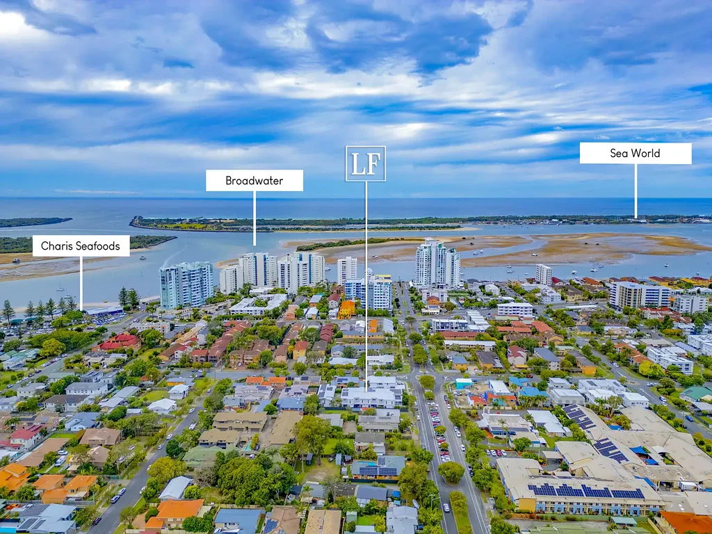 Labrador 3房  Walk to the Broadwater! As-New 221m² Townhouse with Solar