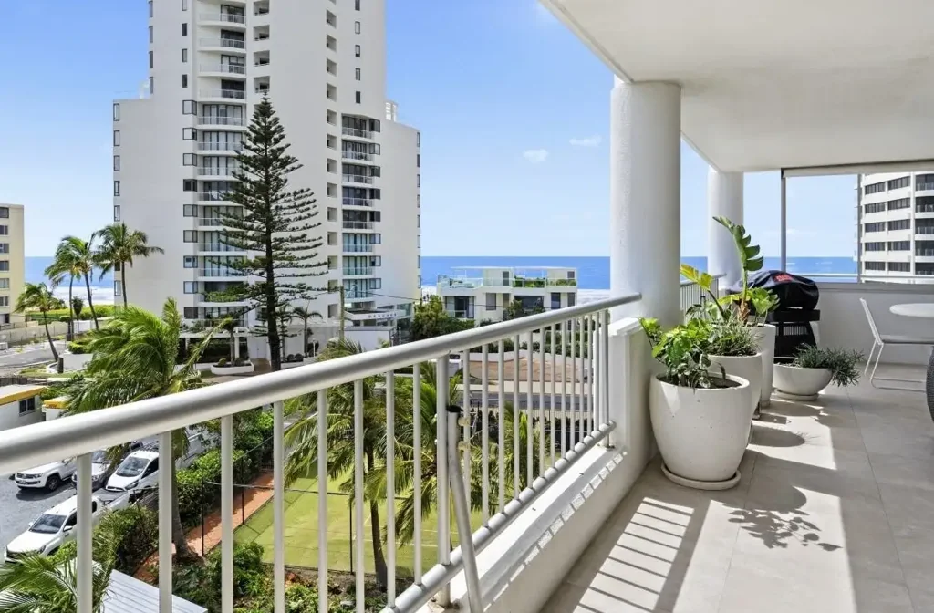 Surfers Paradise 2房  Fully Renovated - High End Finishes
