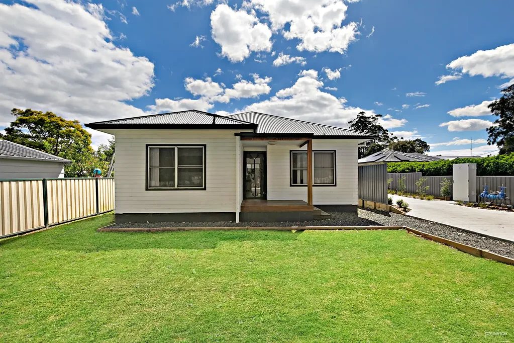 Blackalls Park 3침실 Renovated Retreat Offers Effortless Modern Comfort in Well-Connected Location