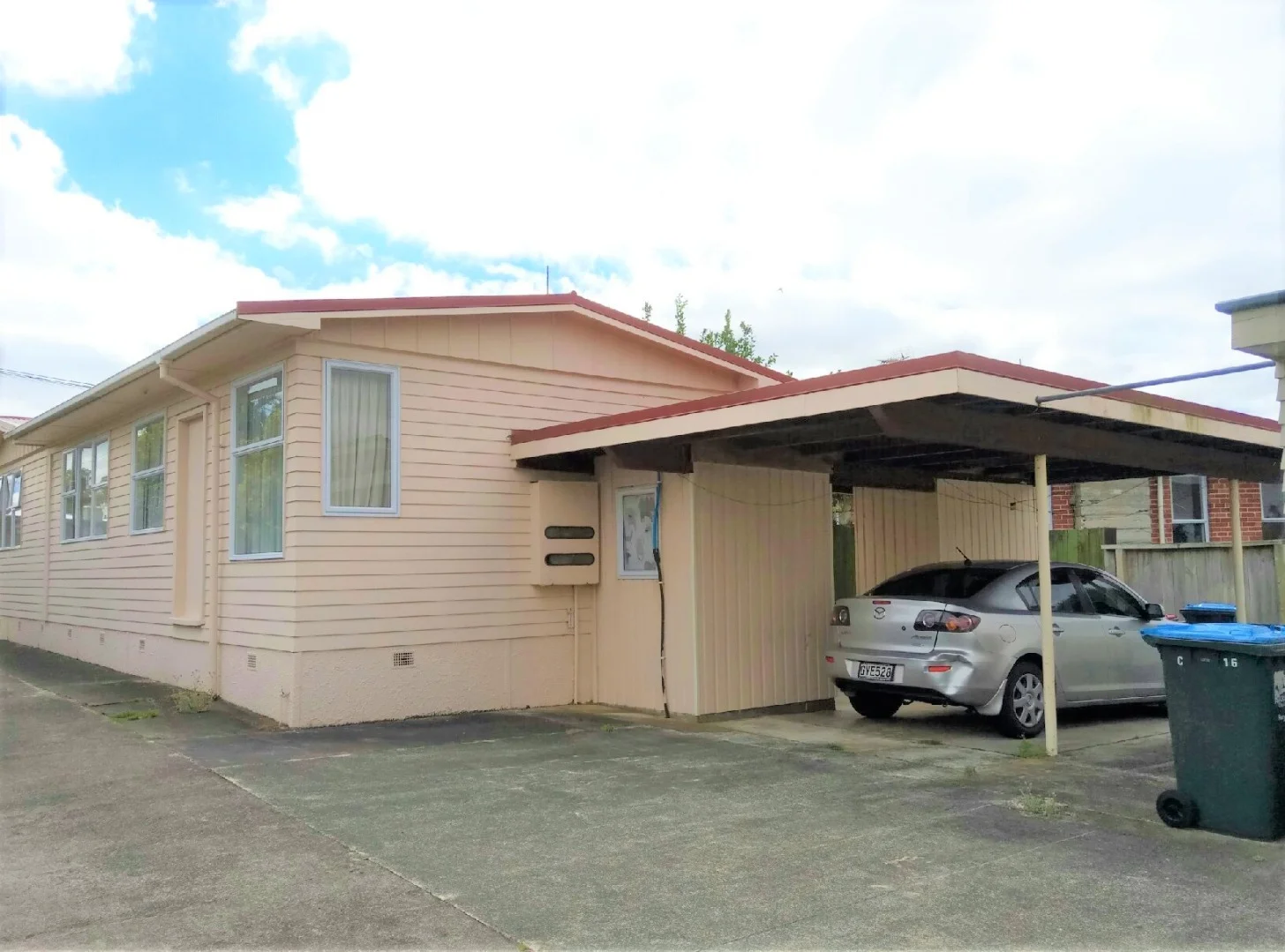 Private 2-Bedroom Residence on Rutland